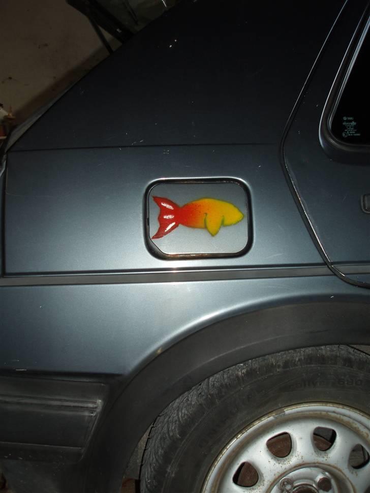 VW Golf 2 1.6 GTD (solgt) - min højt elskede fisk ! der kommer et andet deksel på snart... billede 11