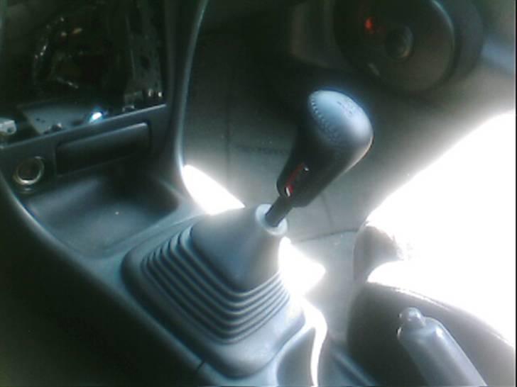 Toyota Corolla "Smølfen" - TRD Shortshift kit - lædergearknoppen hører til kittet billede 14