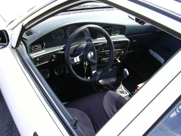 Toyota Carina 2-Død og Skrottet billede 13