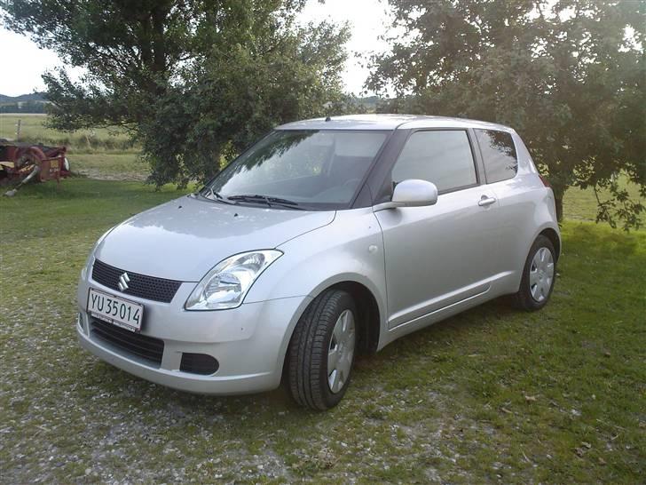 Suzuki Swift GL-A 3-d Aut (SOLGT - Med vinterfødder billede 4