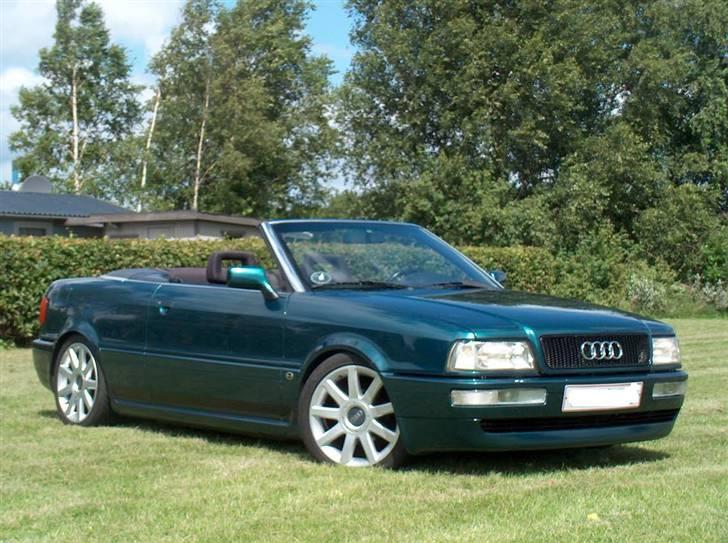 Audi 80 Cabriolet SOLGT! - man kan også afmontere de 4 ringe i grillen, så den bare er helt sort. billede 2
