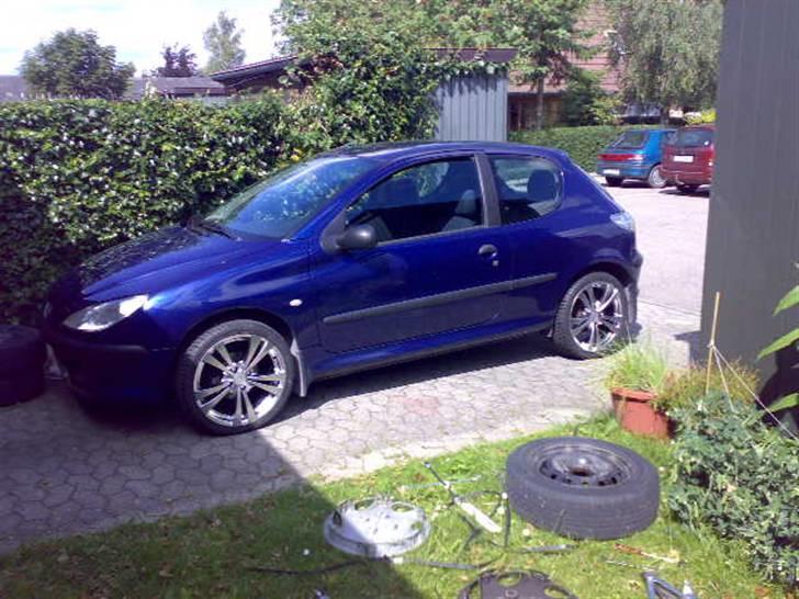 Peugeot 206 - Så kom fælgene på :D "endelig" billede 9