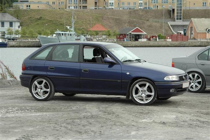 Opel astra GSI 2,0 SOLGT billede 8