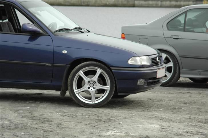 Opel astra GSI 2,0 SOLGT billede 9