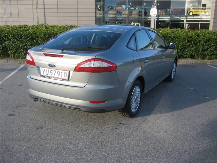 Ford Mondeo 2,0 Trend 5d - Inde bagved gemmer der sig et enormt bagagerum billede 3