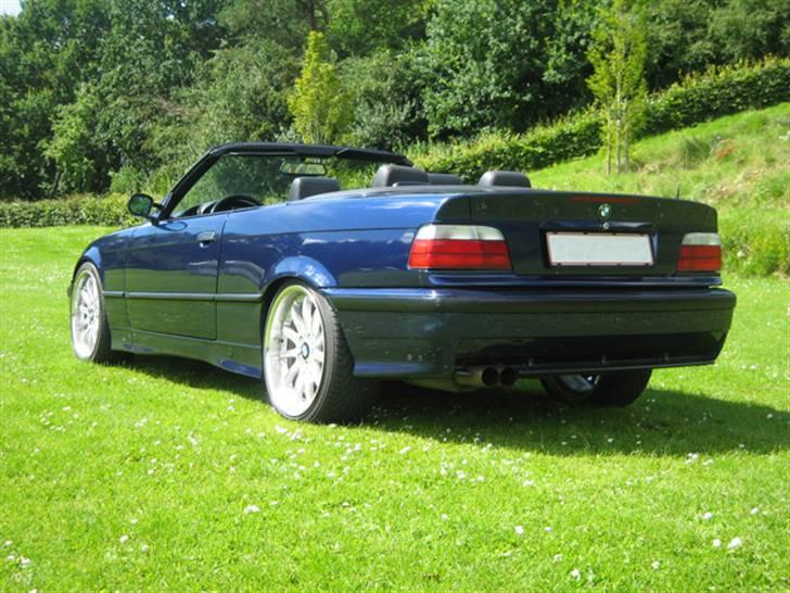 BMW 325i Cabriolet billede 1