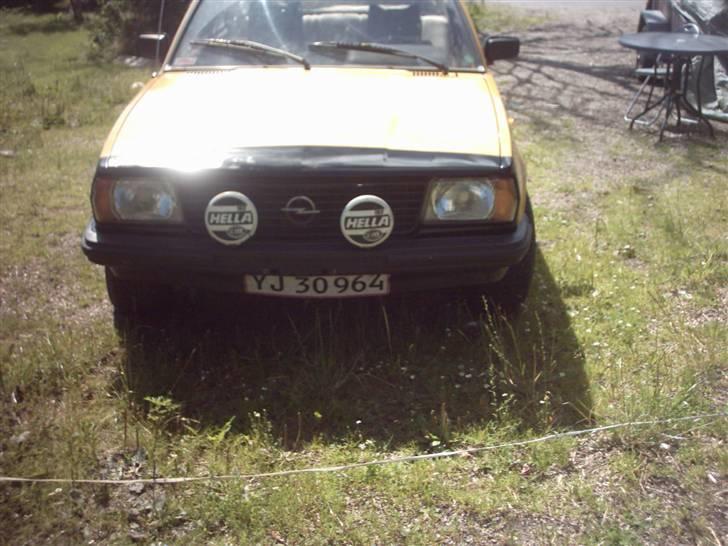 Opel ascona b billede 4