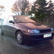 Toyota carina e