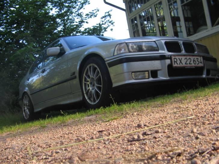 BMW 323 i billede 5