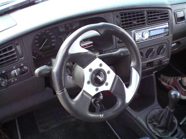 VW golf 2 "solgt" - der kan man se 3.er bordet, og lille raid rat. billede 1