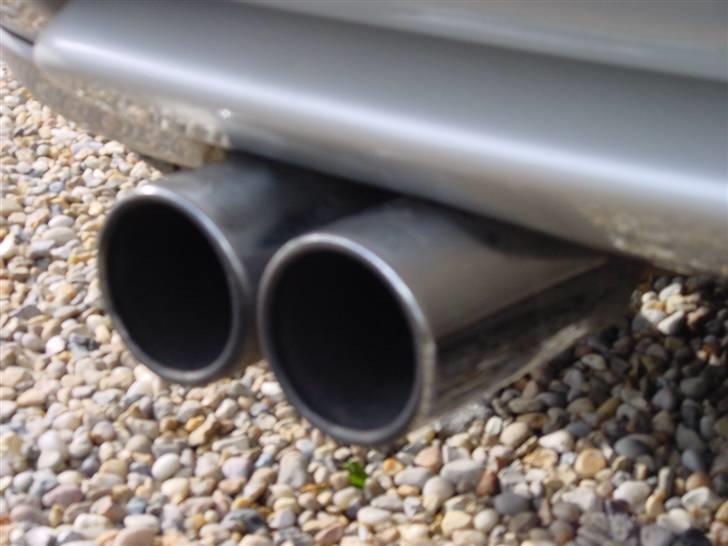 Mazda 323 F - Smadret :'( billede 10