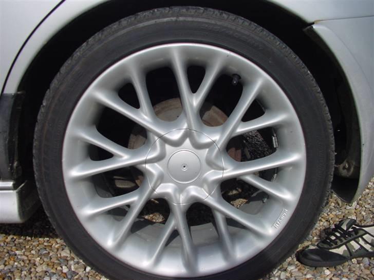 Mazda 323 F - Smadret :'( billede 13