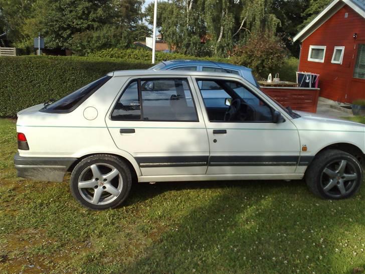 Peugeot 309 billede 8