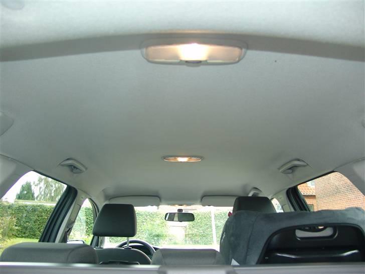 Ford Focus 1.6 Trend st. car - Ekstra loftslampe monteret i loftet ved bagsæde  billede 7