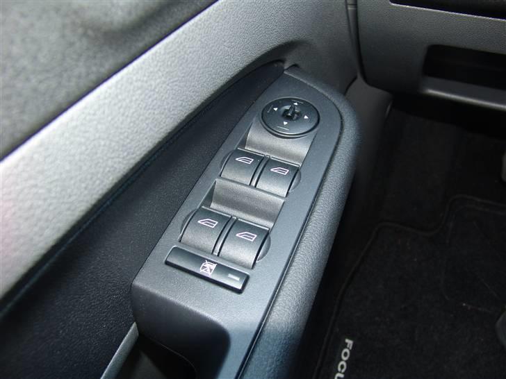Ford Focus 1.6 Trend st. car - El-ruder hele vejen rundt & 6 Airbags billede 13