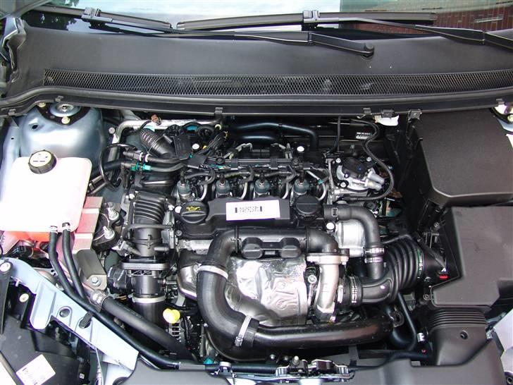 Ford Focus 1.6 Trend st. car - 90 heste 4 cylinder 16 ventile og alu motorblok billede 18