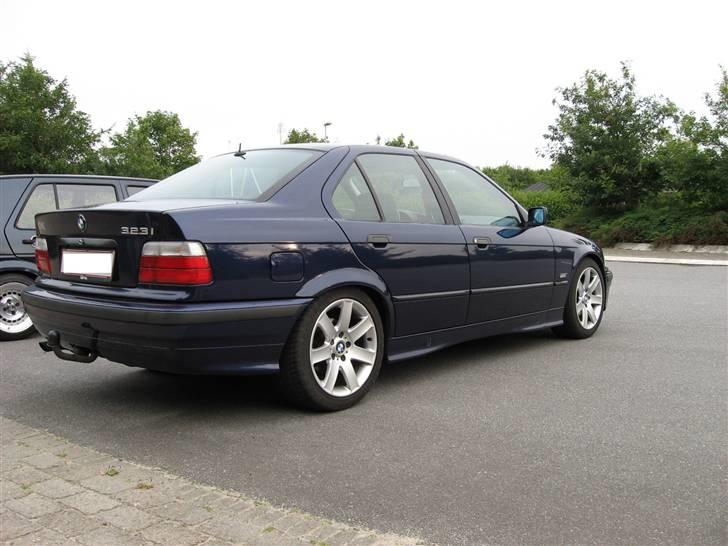 BMW E36 323I - Jydekrogen pynter som sagt ikke, men bruger den meget... billede 6