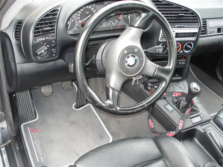 BMW 325i Coupè [SOLGT] billede 8