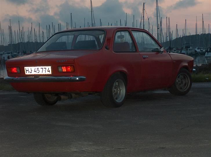 Opel Kadett C 1200 Sedan billede 10