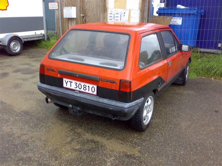 Opel Corsa NY ejer - Midtskrot - Har lige tonet det nederste af baglygterne. ser ret godt ud hvis jeg selv skal sige det. billede 19