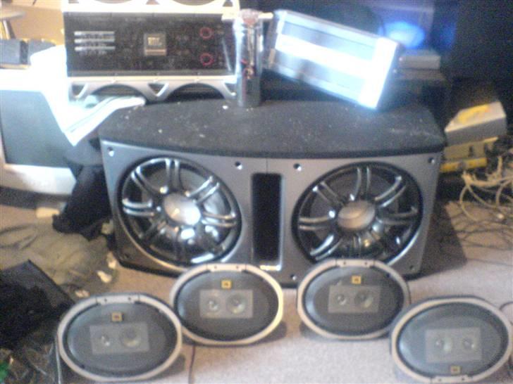 Peugeot 306 (SOLGT) - et overblik over mit anlæg til bilen.... billede 10