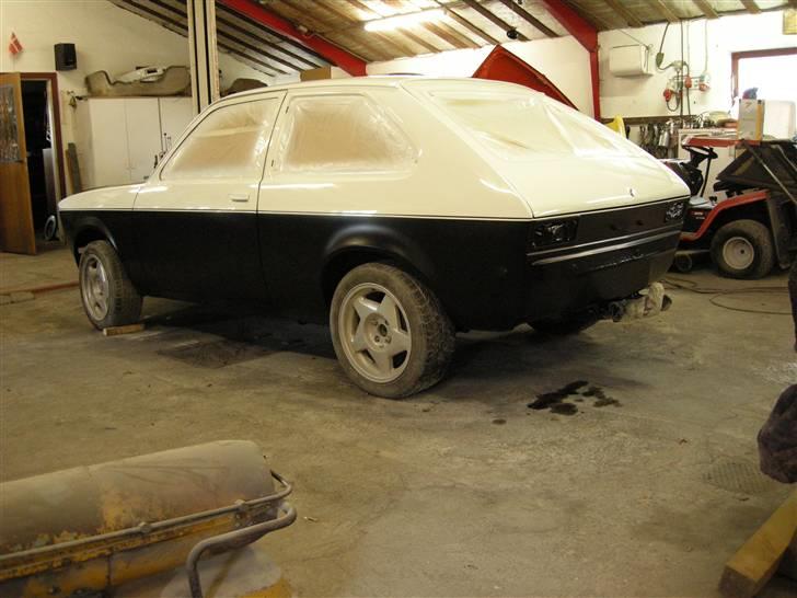 Opel kadett c city. SOLGT - Ny malet, hvid glans 100 og sort glans 20, dog stadig våd i lakken. billede 4