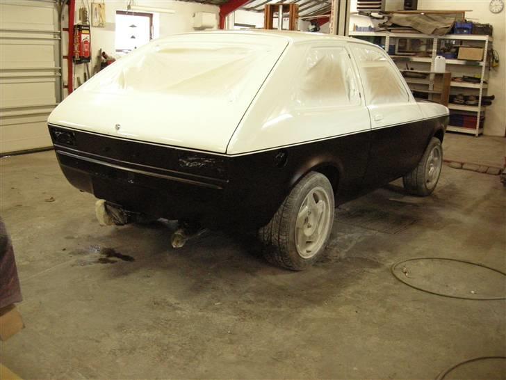 Opel kadett c city. SOLGT - Ny malet, hvid glans 100 og sort glans 20, dog stadig våd i lakken. billede 7