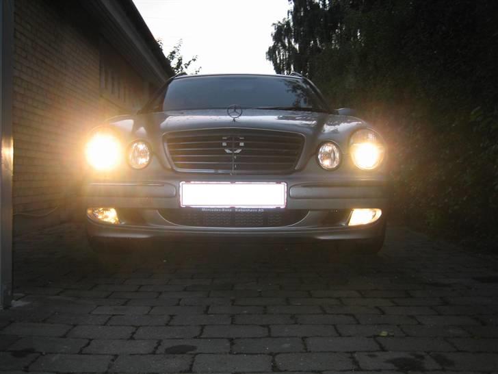 Mercedes Benz w210 E - Ligth on. billede 1
