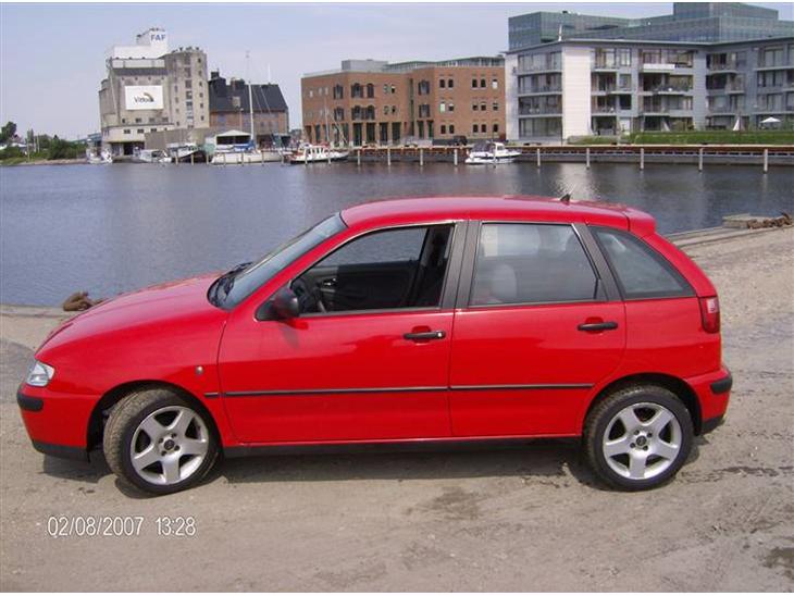 {{currentPhoto.altText}} billede {{currentPhoto.number}}