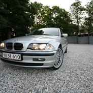 BMW 328i