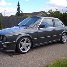 BMW 325 E30 original M-tech 1