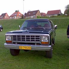 Dodge dodge ram charger (solgt)