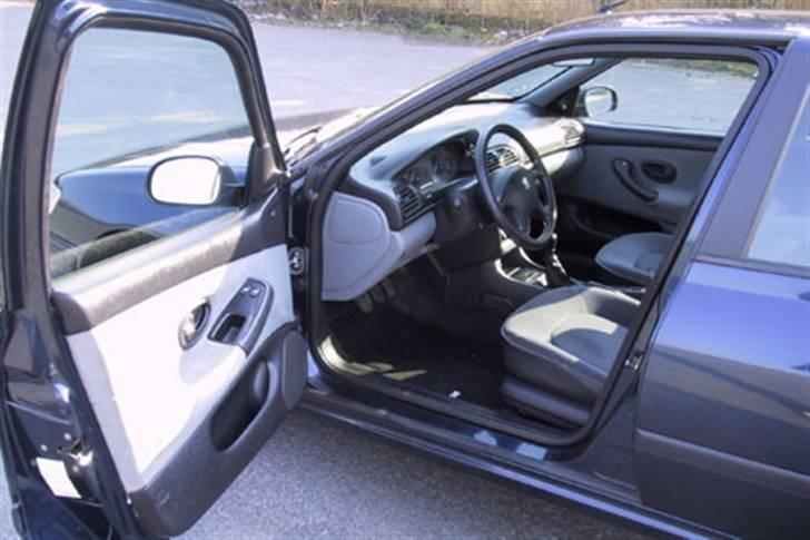 Peugeot  406 - Sådan så kabinen ud da jeg fik den. billede 12