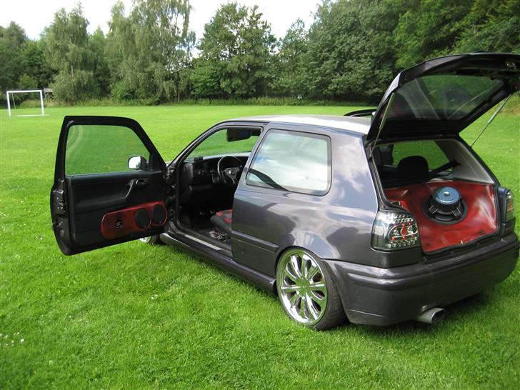 VW Golf III 2.8 Vr6 *SOLGT* - Lige ved at lufte ud... Det varmer godt alt det elektronik... billede 13