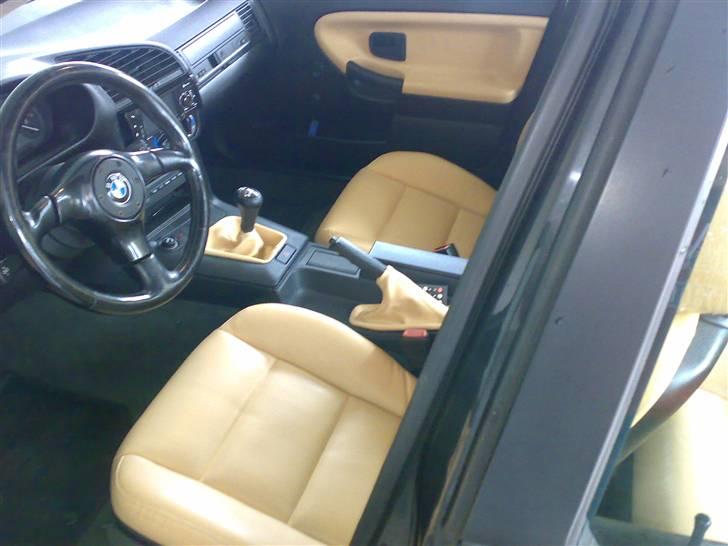 BMW 325 i 24v solgt billede 6