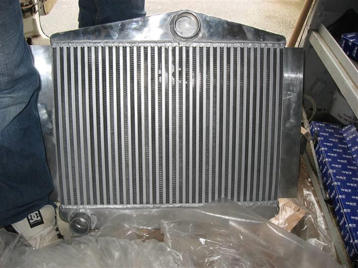 Volvo 850r 415 hk (solgt) - ny 50mm  intercooler, som sidder hvor den orginale har siddet billede 4