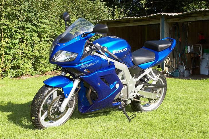 VW Passat 3B *solgt* - Nyt legetøj :-) Suzuki SV650S billede 16