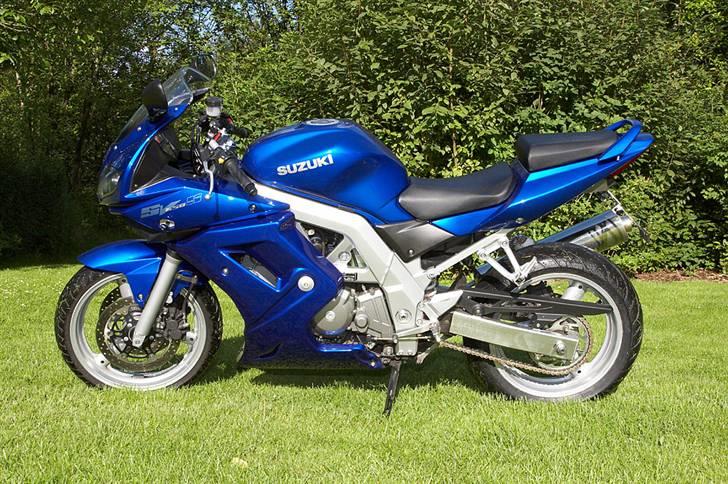 VW Passat 3B *solgt* - Nyt legetøj :-) Suzuki SV650S billede 17