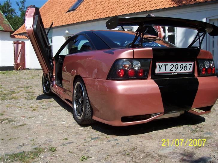 Opel Calibra SOLGT - Ingen synlig afgang fra udstødningen, den ligger på tværs bag kofangeren billede 3