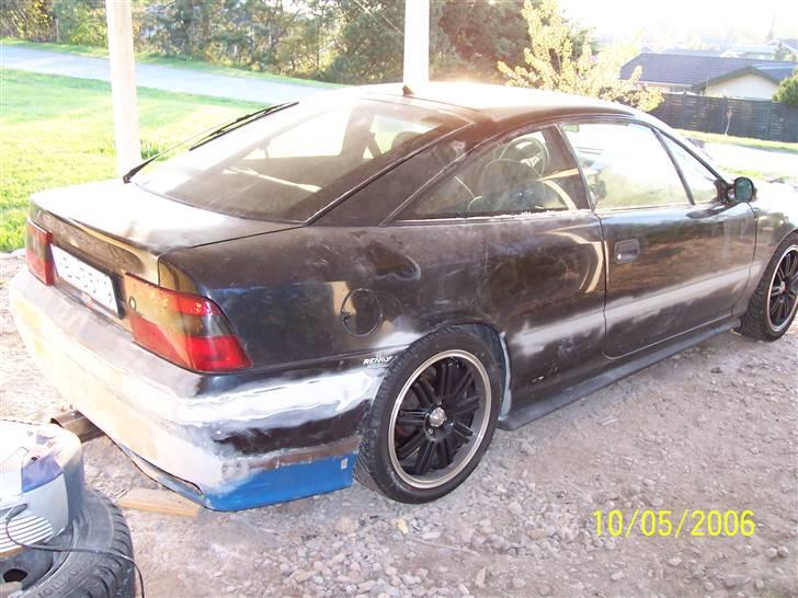 Opel Calibra SOLGT - Her er bagkofanger, karossen og det hele igang. billede 12