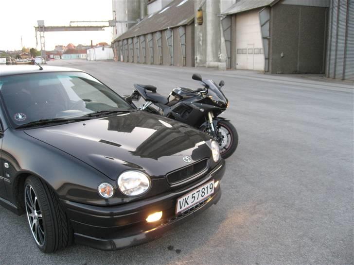 Toyota Corolla G6R - G6R i selskab med en R6 billede 6