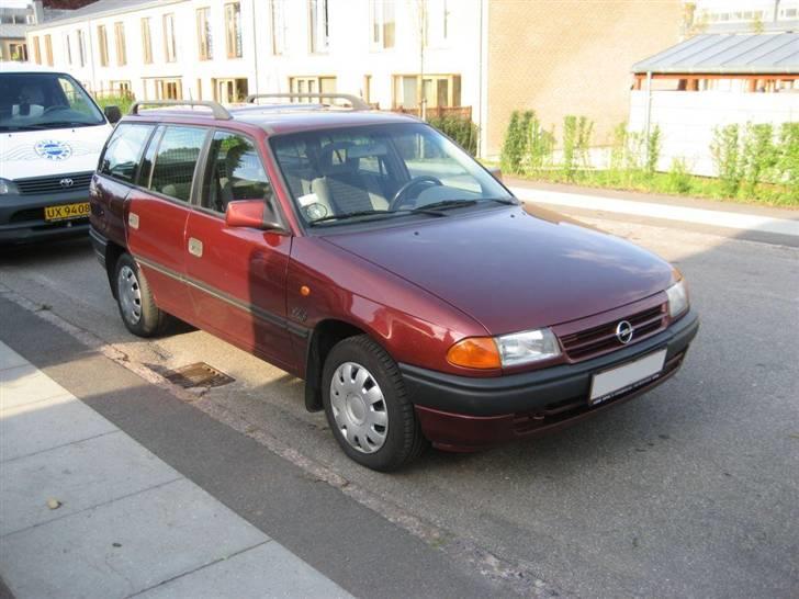 Opel Astra F Caravan - Dukfrisk og nyhentet. billede 11