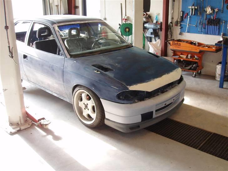 Opel Astra F GSI - DØD - Ja, med tiden skal det nok blive godt :) billede 5