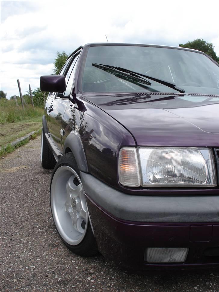 VW Polo Genesis Totalskadet - Forfra, som den ser ud lige nu... D. 28/7-07 billede 19