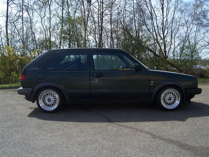 VW Golf 2 gt special - og BBS RM i 8x15 med 175/50..... solgt da de var for brede til bilen foran....  sænket 60mm billede 7