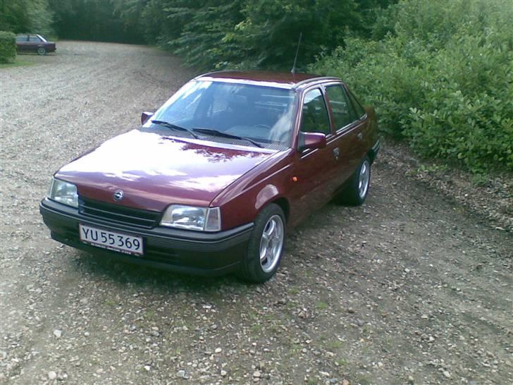 Opel Kadett sedan - Min kadett sedan med 16v  billede 1