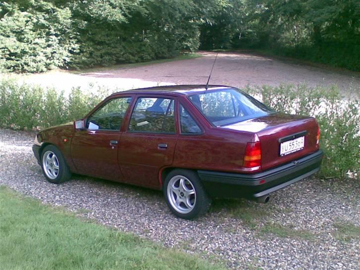 Opel Kadett sedan billede 5