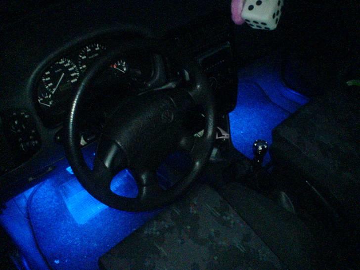 VW Polo 6N Open Air - Over Pedalerne og også i passager siden. billede 16