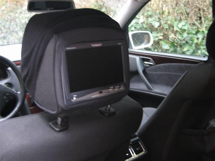 Mercedes Benz w210 E - skærme i begge sider. billede 7