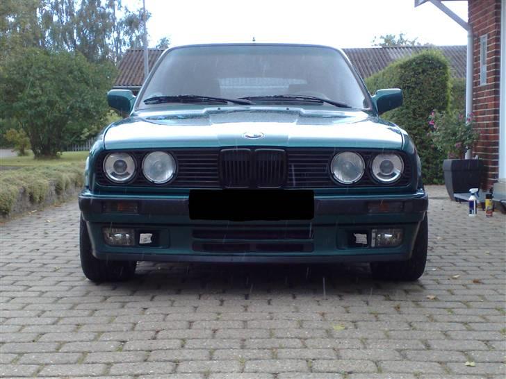 BMW E30 325 i Touring (SOLGT)  billede 1